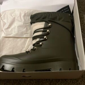 NIB Mark Fisher LTD Water ResistantGreen Winter Boots